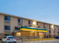 Super 8 by Wyndham Iowa City/Coralville