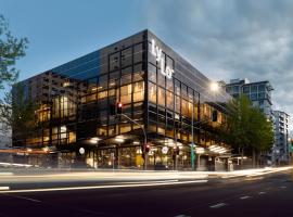 LyLo Auckland Hotel Accommodation Philadelphia