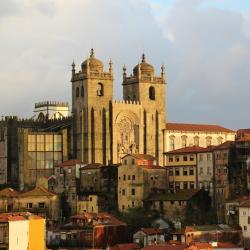 Porto Cathedral, Porto Accommodation Philadelphia