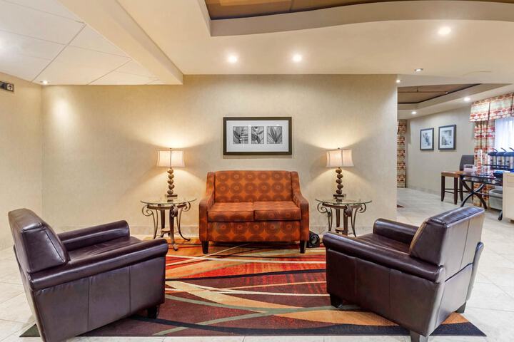 Clarion Inn & Suites West Knoxville - thumb 4