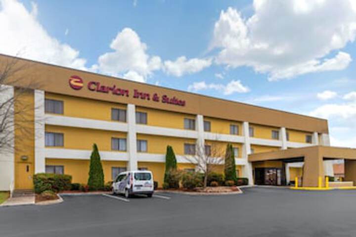 Clarion Inn & Suites West Knoxville - thumb 0
