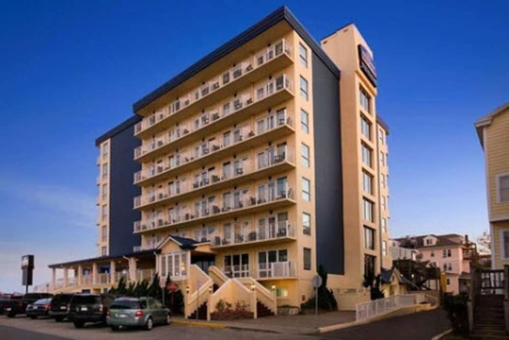 Howard Johnson Plaza Hotel By Wyndham Ocean City Oceanfront - thumb 0