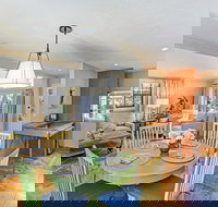 Bungalows 313 - Accommodation Philadelphia