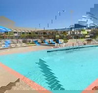 Super 8 by Wyndham Breaux Bridge - Accommodation Philadelphia