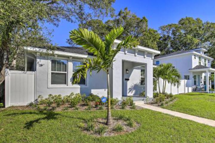 NEW! Upscale Oasis In St. Petersburg Near Central! - thumb 0