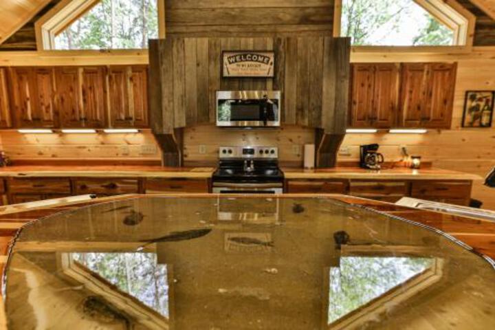 COE Z Cabin Escape Beautiful Spacious Ranch Style Cabin With Three King Bedrooms. - thumb 4