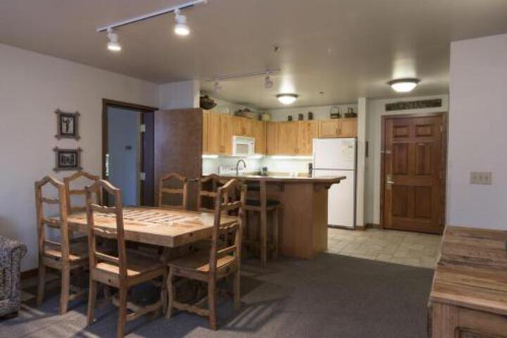 Kintla 402 One Bedroom Condo - thumb 6
