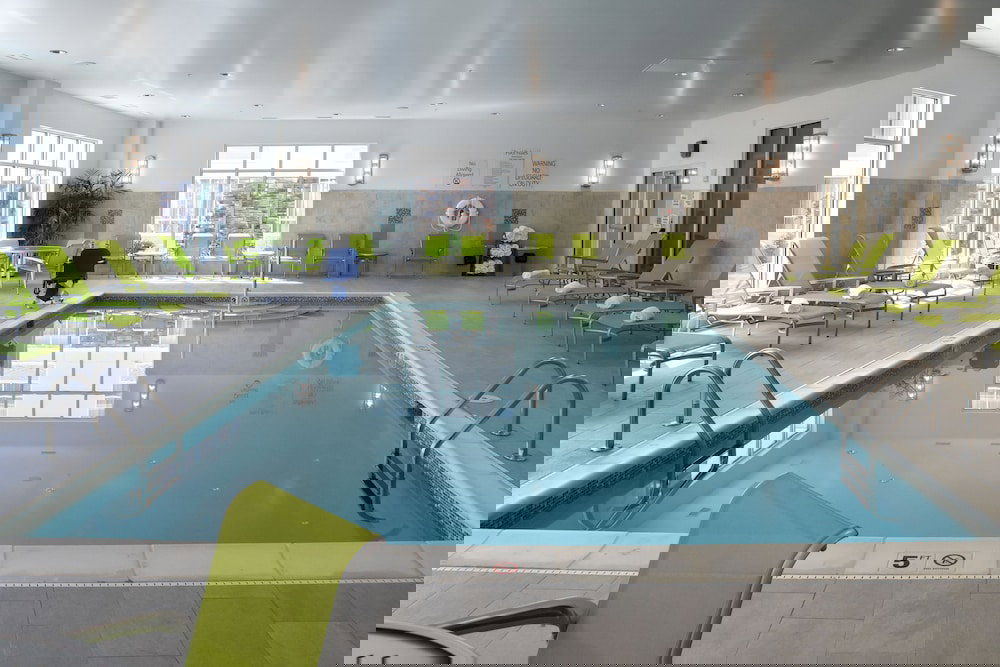 Holiday Inn Canton (Belden Village), An IHG Hotel - thumb 1