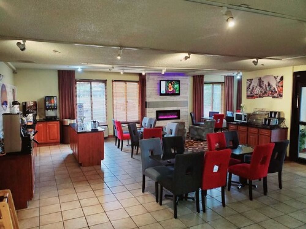 Baymont By Wyndham Canton - thumb 3