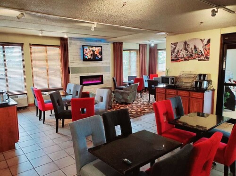 Baymont By Wyndham Canton - thumb 6