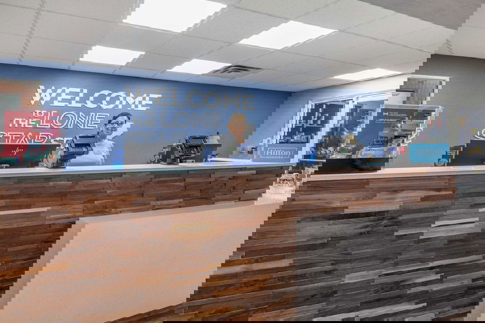 Hampton Inn Brownwood - thumb 3