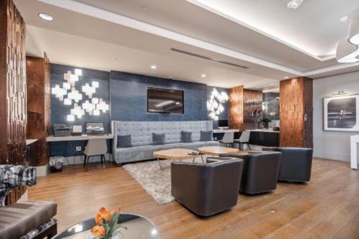 Lux High Rise Flat + Walk Score 98