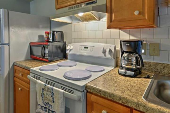 Chapel Hill Condo 2 Miles To UNC 8 Miles To Duke! - thumb 6