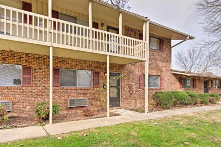 Chapel Hill Condo 2 Miles To UNC 8 Miles To Duke! - thumb 3