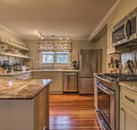 Modern Litchfield Home on  Acre near Town Center - Accommodation Philadelphia