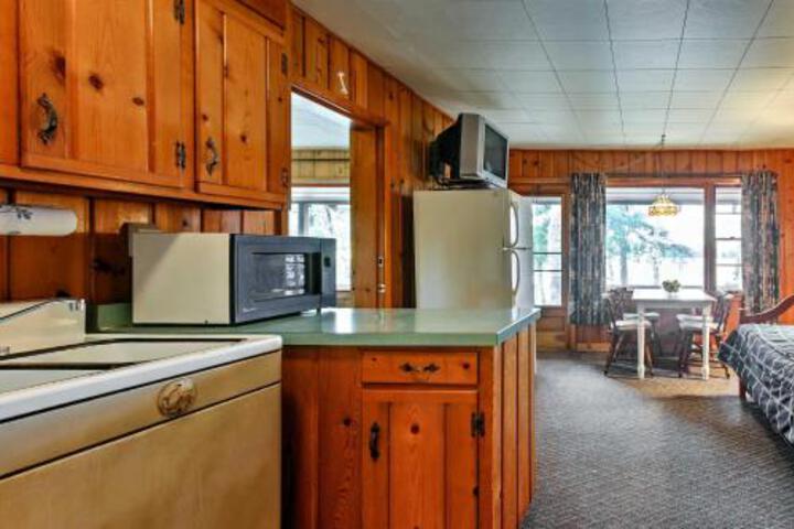 Lakefront Winchester Cabin With Deck Grill & Dock! - thumb 3