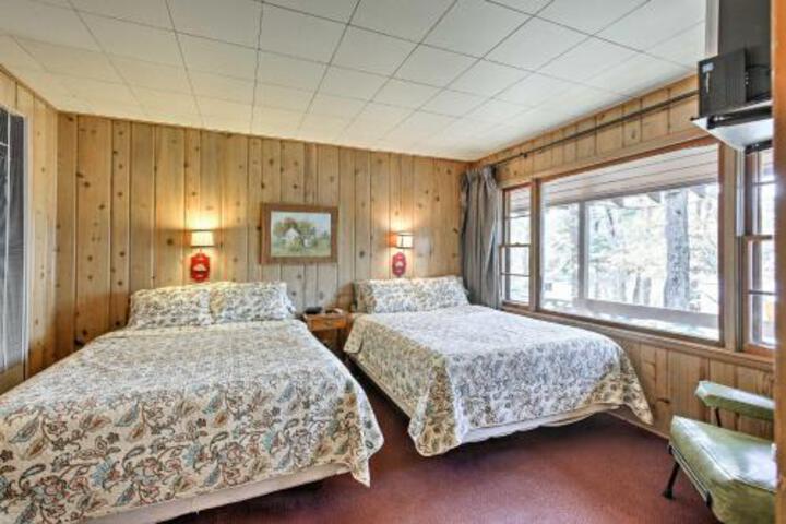 Lakefront Winchester Cabin With Deck Grill & Dock! - thumb 6