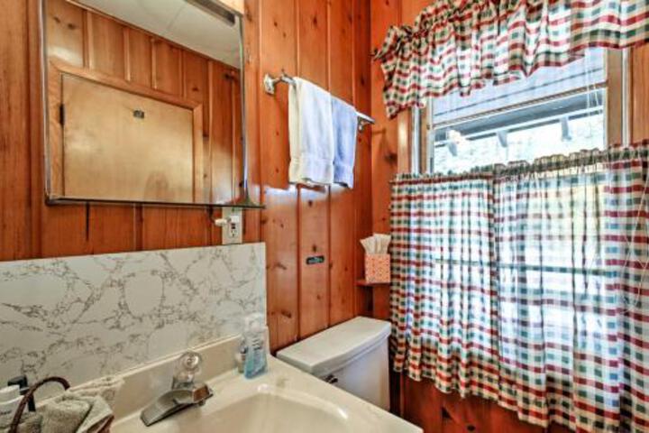 Lakefront Winchester Cabin With Deck Grill & Dock! - thumb 2