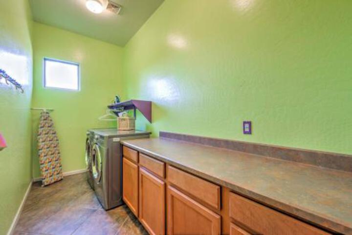 Spectacular Chandler House W / Pool & Fire Pit! - thumb 3