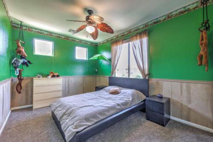 Spectacular Chandler House W / Pool & Fire Pit! - thumb 2