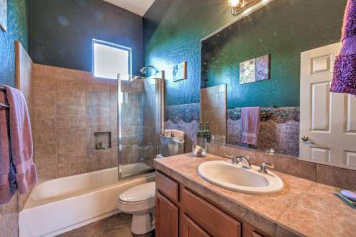 Spectacular Chandler House W / Pool & Fire Pit! - thumb 0