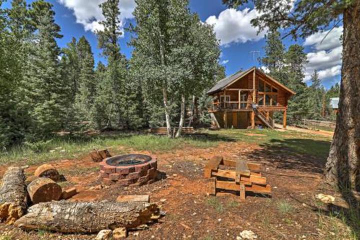 Duck Creek Village Cabin W / Deck & Fire Pit! - thumb 3