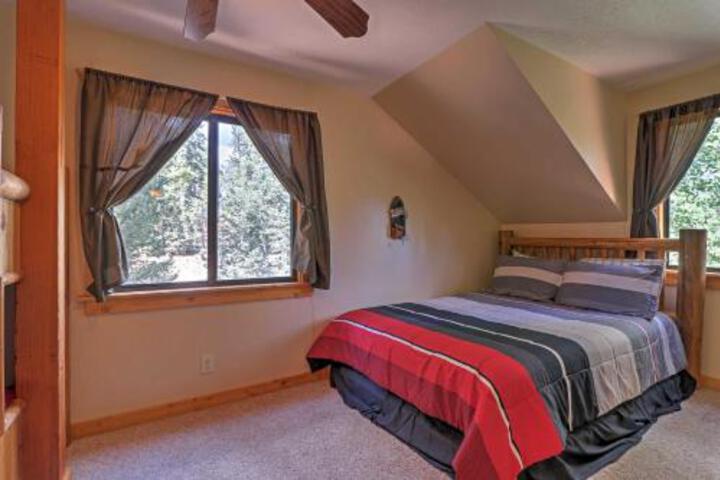 Duck Creek Village Cabin W / Deck & Fire Pit! - thumb 0