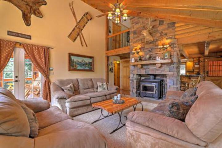 Duck Creek Village Cabin W / Deck & Fire Pit! - thumb 2