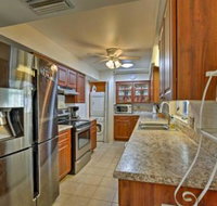 Largo Home w / Private Pool  Spa 4 Miles to Beach - Accommodation Philadelphia