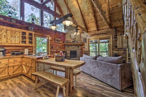 Cabin W / 30 Acres Dock & Private Lake Near Ozarks - thumb 2