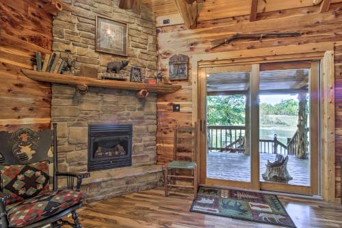 Cabin W / 30 Acres Dock & Private Lake Near Ozarks - thumb 3