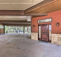 Guadalupe River Haus Perfect for Retreats / Events - Accommodation Philadelphia