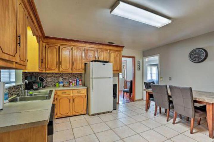 Mt. Pleasant House W / Screened Patio & Pool Table! - thumb 6