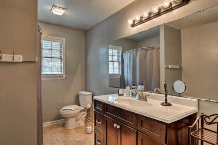 Mt. Pleasant House W / Screened Patio & Pool Table! - thumb 3