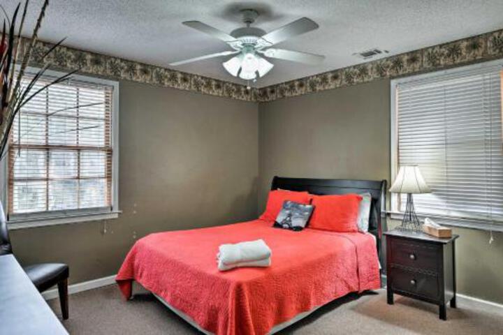 Mt. Pleasant House W / Screened Patio & Pool Table! - thumb 1