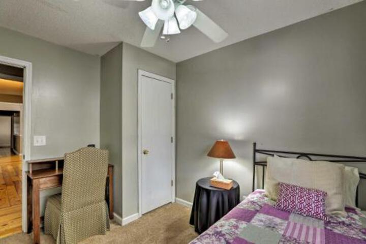 Mt. Pleasant House W / Screened Patio & Pool Table! - thumb 4