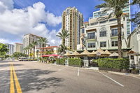 St Petersburg Apt Walk to Downtown  Beach