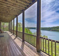 Spacious Cabin on Dale Hollow Lake w / Hot Tub - Accommodation Philadelphia