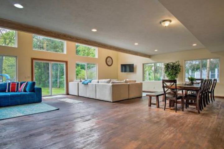 Large Home With Hot Tub Walk To Lake Michigan! - thumb 6