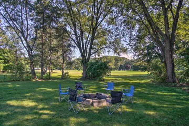 Large Home With Hot Tub Walk To Lake Michigan! - thumb 1