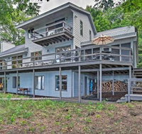 NEW Lakefront Grand Haven Home w / Deck  Water Toys - Accommodation Philadelphia