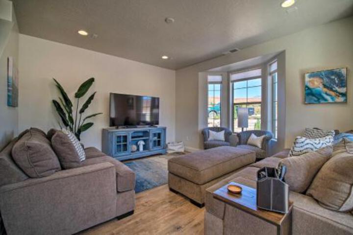 Modern Washington Home Pool & Trail Access! - thumb 0