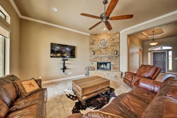 Upscale La Vernia House 30 Mi. To San Antonio - thumb 2