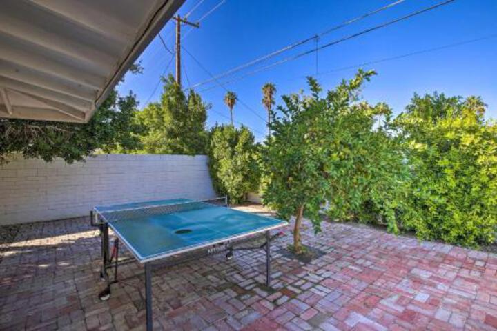 Mid Century Modern Oasis 1 Mile To El Paseo! - thumb 1