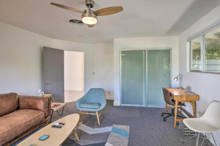 Mid Century Modern Oasis 1 Mile To El Paseo! - thumb 6