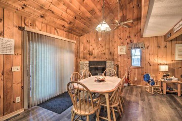 Lakeview Forest Cabin W / Deck Walk To Beach! - thumb 4