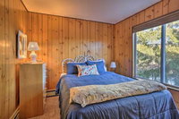 Lakefront Retreat with Boats Less Than 9 Mi to Camelback Mtn