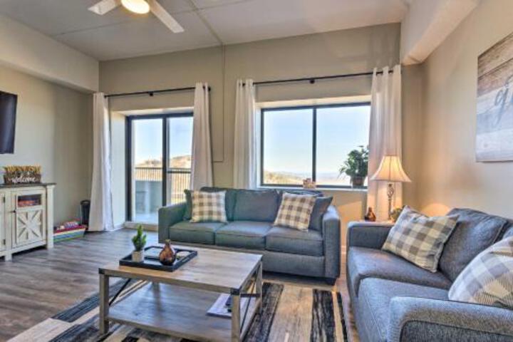 Mountain Resort Escape W / Balcony + Amenities - thumb 6