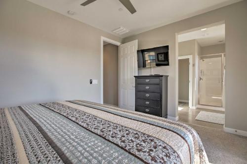 Luxurious Arizona Abode W / Abundant Amenities - thumb 2