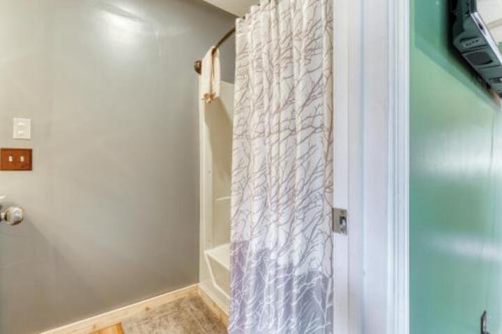 Cozy Cabin - thumb 1